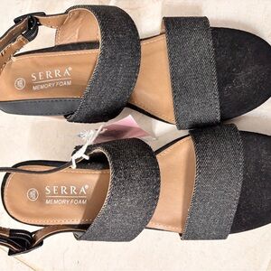 Serra Women's Black Sandals with Memory Foam, size  8. New with tags